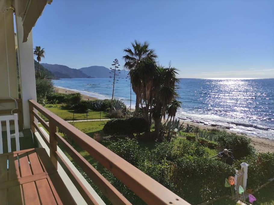 Waves Apartments Harmony グリファダ エクステリア 写真